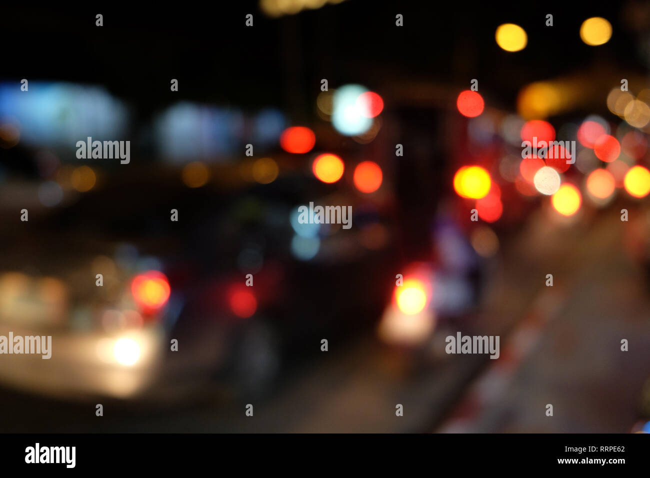 Notte evento Festival parte su strada con persone sfondo sfocato, tono vintage Foto Stock