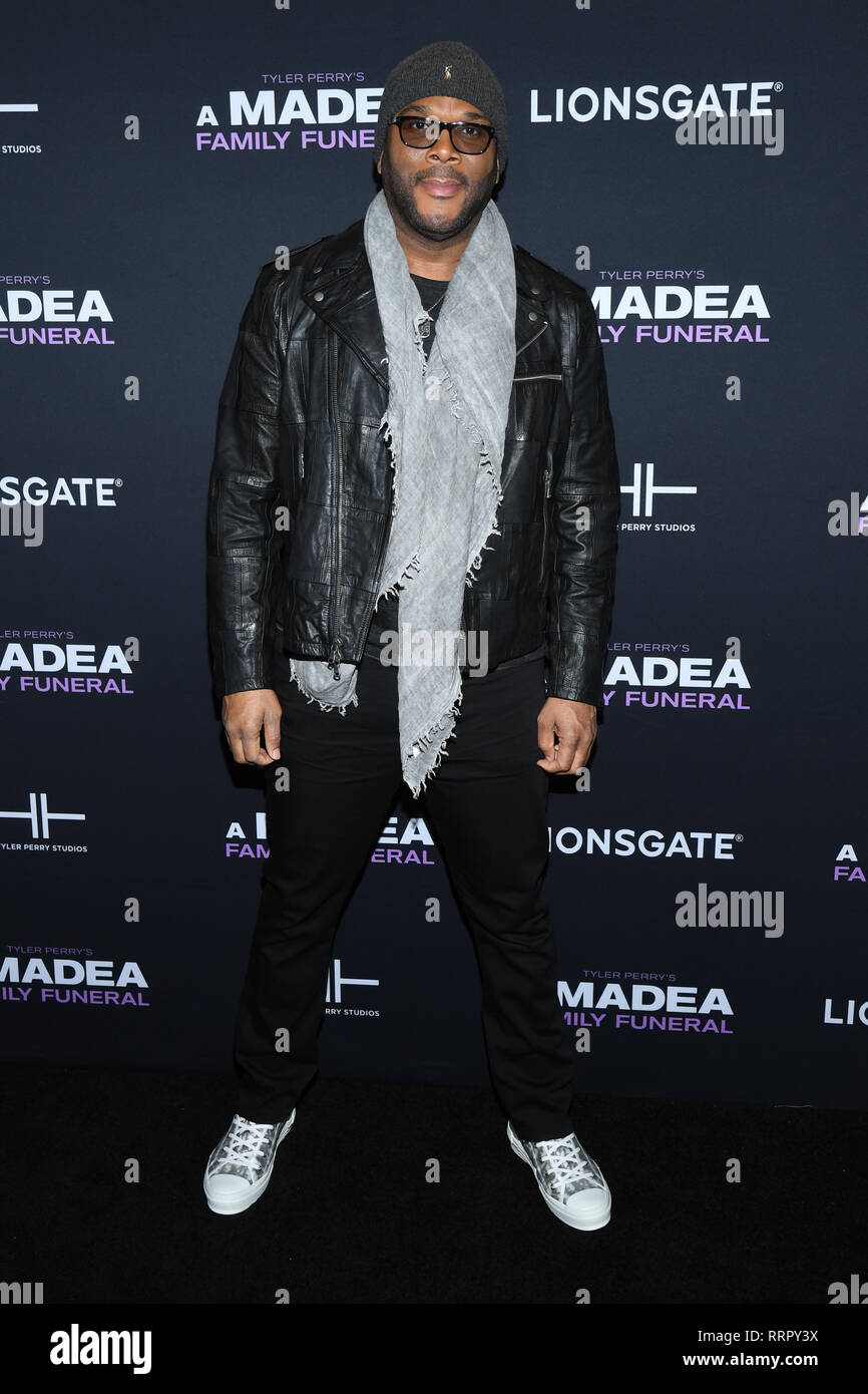 New York, Stati Uniti d'America. Il 25 febbraio, 2019. Tyler Perry assiste il NY speciale proiezione per Tyler Perry's "Madea funerale di famiglia' al teatro SVA il 25 febbraio 2019 nella città di New York. Credito: Erik Pendzich/Alamy Live News Foto Stock