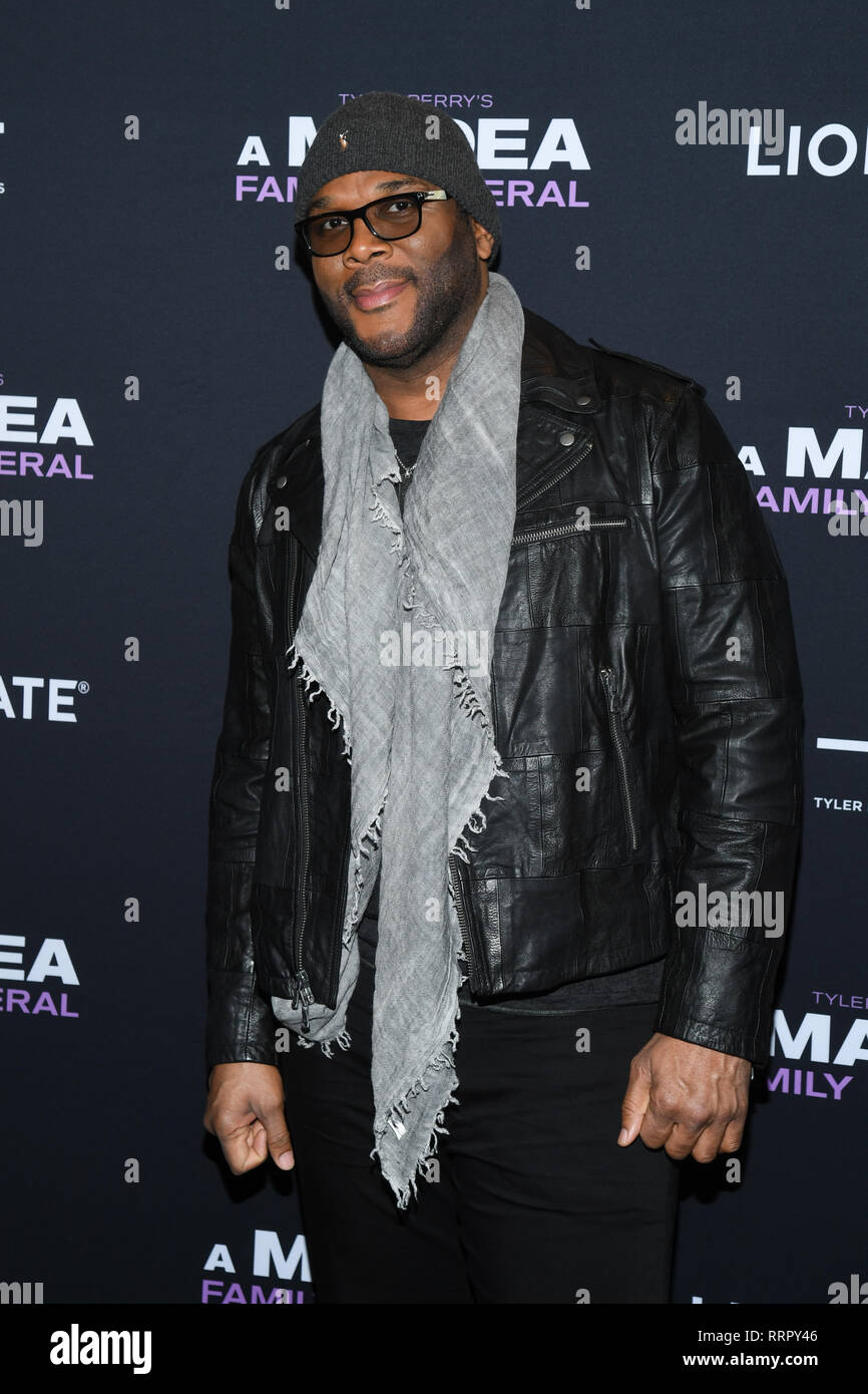 New York, Stati Uniti d'America. Il 25 febbraio, 2019. Tyler Perry assiste il NY speciale proiezione per Tyler Perry's "Madea funerale di famiglia' al teatro SVA il 25 febbraio 2019 nella città di New York. Credito: Erik Pendzich/Alamy Live News Foto Stock