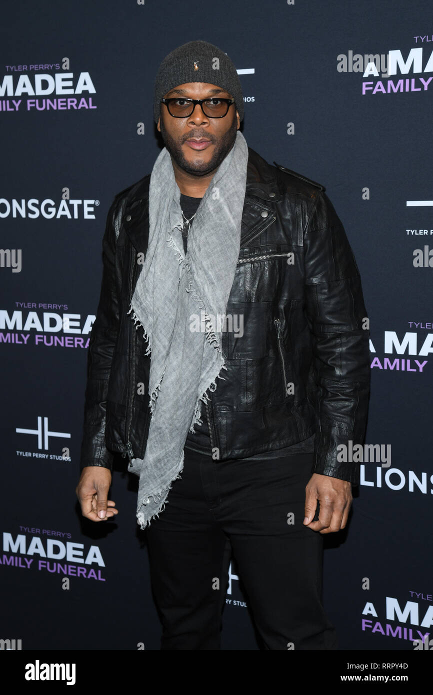 New York, Stati Uniti d'America. Il 25 febbraio, 2019. Tyler Perry assiste il NY speciale proiezione per Tyler Perry's "Madea funerale di famiglia' al teatro SVA il 25 febbraio 2019 nella città di New York. Credito: Erik Pendzich/Alamy Live News Foto Stock