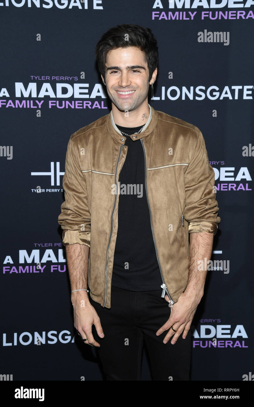 New York, Stati Uniti d'America. Il 25 febbraio, 2019. Max Ehrich assiste il NY speciale proiezione per Tyler Perry's "Madea funerale di famiglia' al teatro SVA il 25 febbraio 2019 nella città di New York. Credito: Erik Pendzich/Alamy Live News Foto Stock