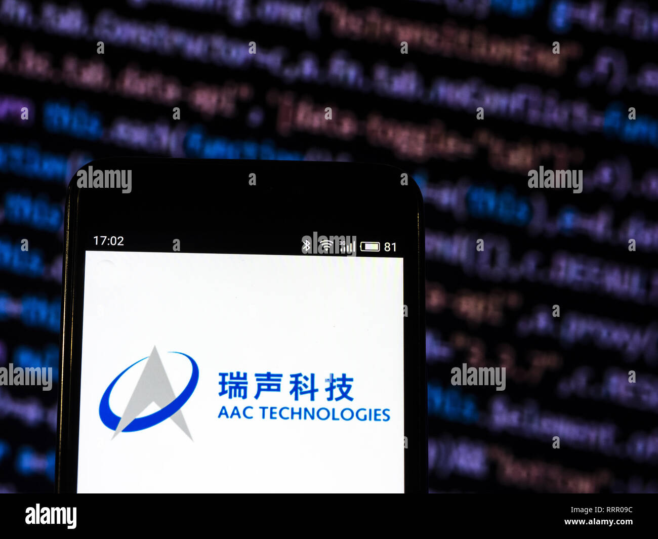 L'Ucraina. 1 Nov, 2018. Tecnologie di AAC Holdings Inc. Altro componente elettronico Manufacturing Company logo che si vede visualizzato su un telefono intelligente. Credito: Igor Golovniov SOPA/images/ZUMA filo/Alamy Live News Foto Stock