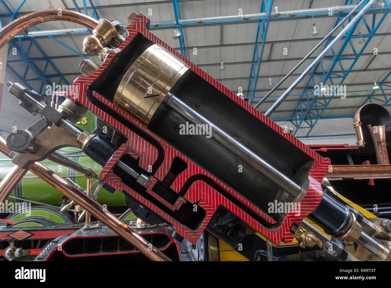 In spaccato di un pistone sulla replica di Stephenson's Rocket, come è apparso nel 1829 in mostra al Museo nazionale delle ferrovie, York, UK. Foto Stock