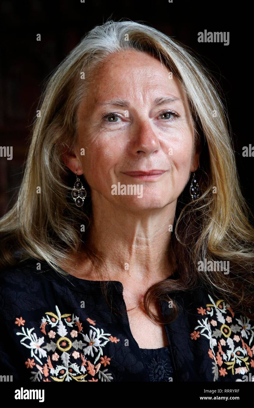 Rachel Joyce, autore di bestseller e David Vaisey Premio giudice. I rappresentanti di librerie del Gloucestershire raccogliere per l'annuncio, per autore R Foto Stock