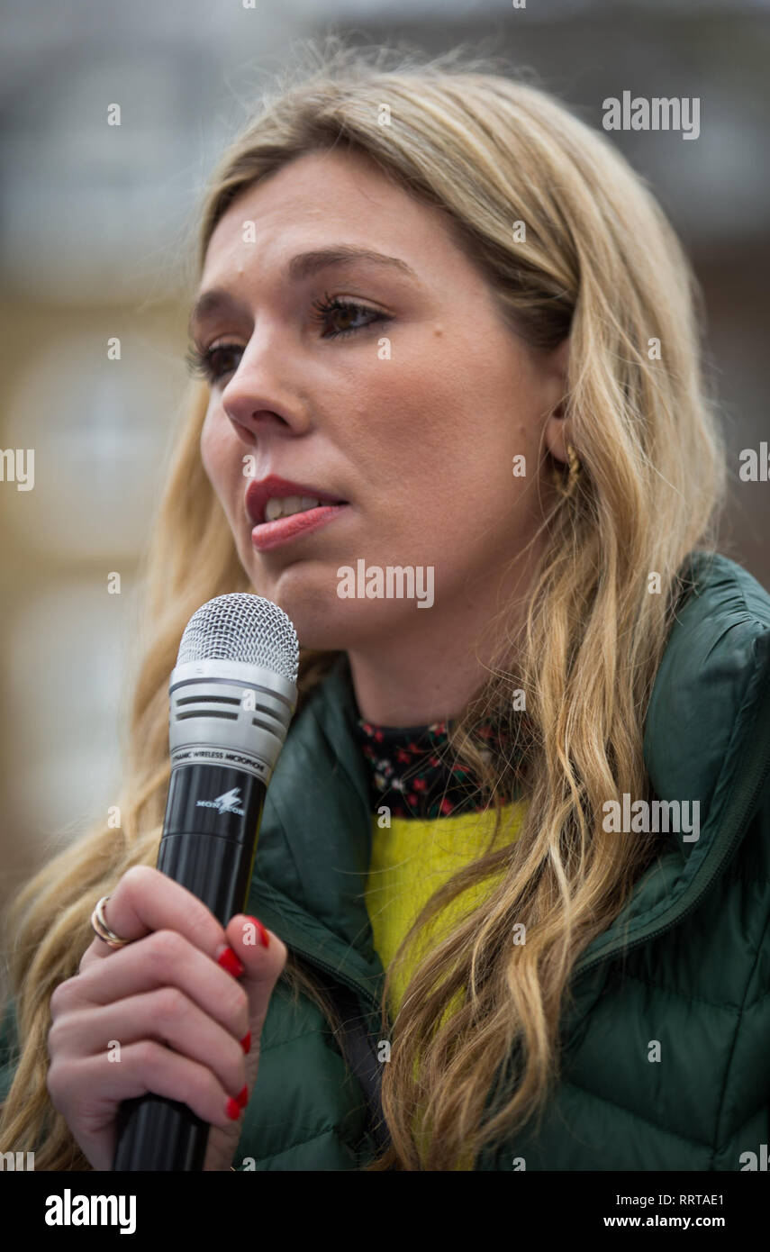 N. di caccia alle balene marzo all'Ambasciata giapponese, protesta contro laccati. decisione di ritirarsi dalla Commissione baleniera internazionale (IWC) e riprendere la caccia alle balene a fini commerciali. Dotato di: Carrie Symonds dove: Londra, Regno Unito quando: 26 Gen 2019 Credit: Wheatley/WENN Foto Stock