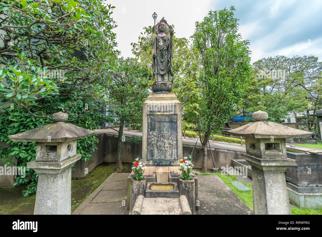 Yanaka, Tokyo, Giappone - 18 agosto 2017: Gakudo Shugo Jizo statua di Tennoji tempio, setta Tendai del buddhismo. Foto Stock