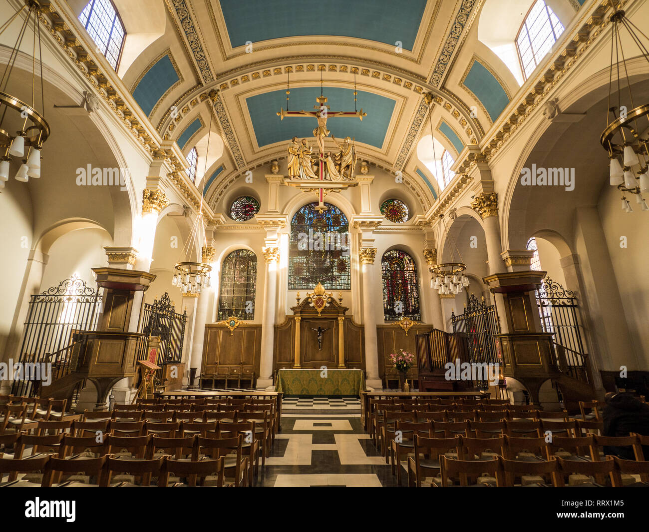 St Mary-le-Bow chiesa interno, Londra, Inghilterra. Foto Stock