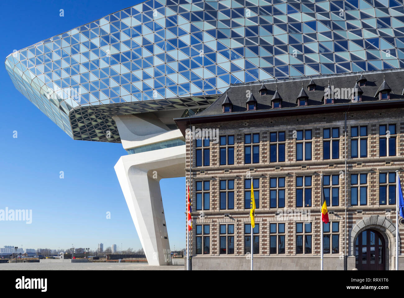 Autorità Portuale edificio porta / Casa / Havenhuis, capo ufficio nel porto di Anversa, Belgio Foto Stock