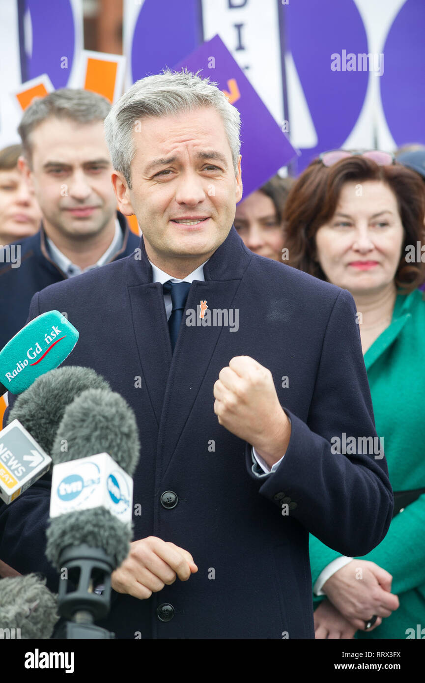 Robert Biedron, leader e fondatore di Wiosna (molla), il Polacco social-democratico e pro-partito politico europeo durante la convenzione regionale di Danzica, Foto Stock