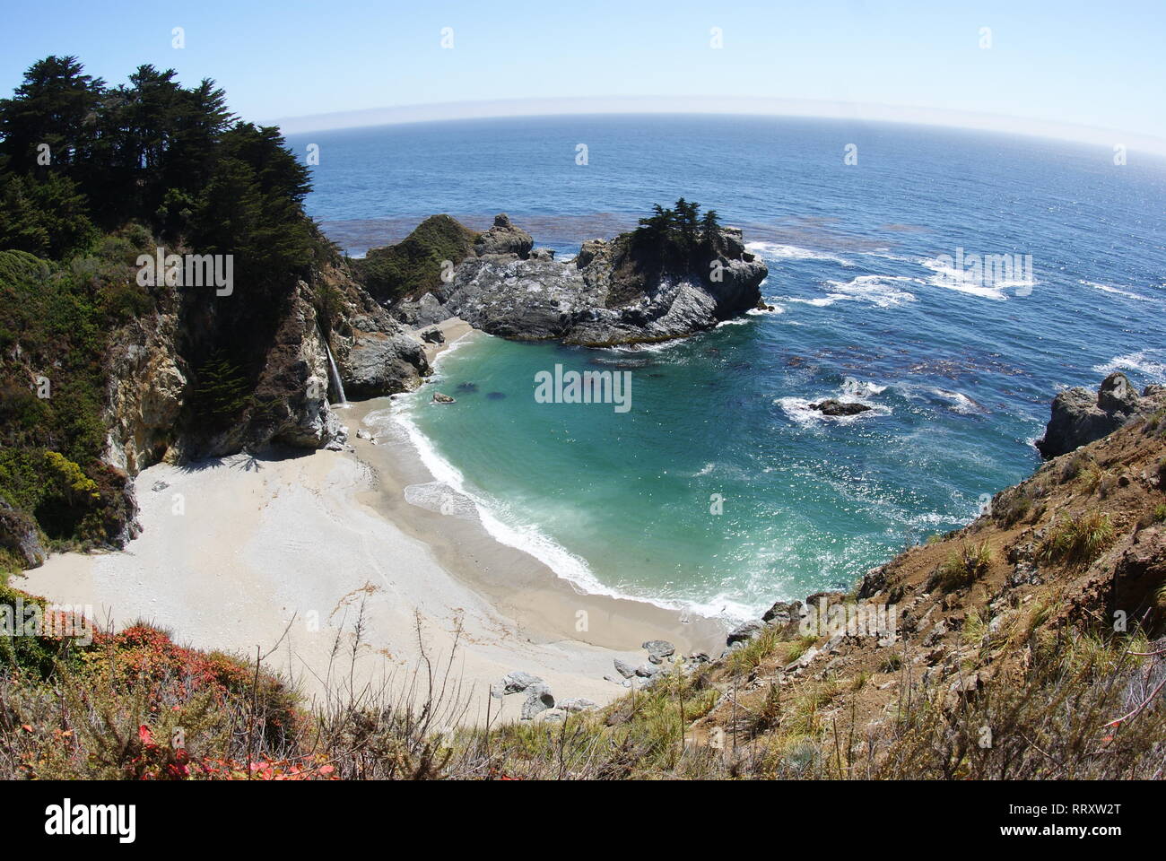 La WESTCOAST, STATI UNITI - Luglio 14, 2013: Julia Pfeiffer Beach presso l'autostrada N1, la Westcoast USA. Foto Stock