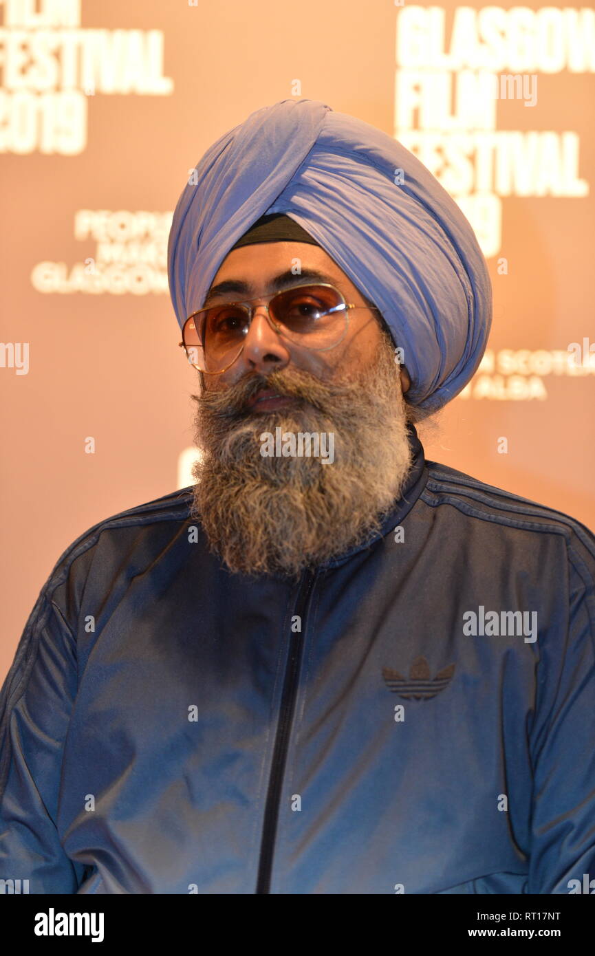 Glasgow, Regno Unito. 26 Febbraio, 2019. Hardeep Singh Kohli seeon il tappeto rosso al premier scozzese del film, della profezia, presso la Glasgow Film Theatre. Credito: Colin Fisher/Alamy Live News Foto Stock