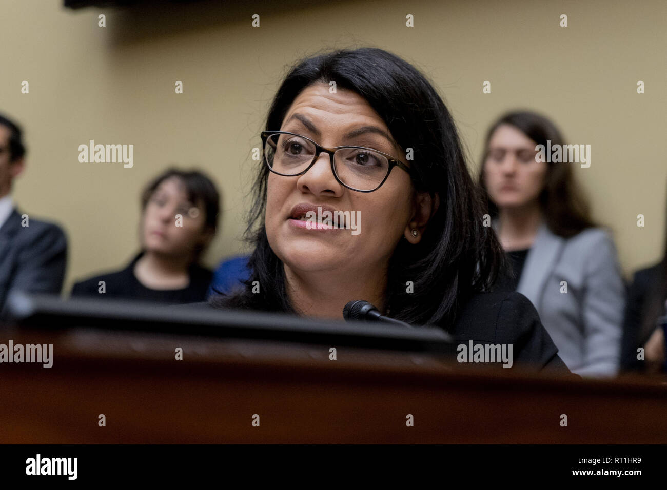 Washington, Distretto di Columbia, Stati Uniti d'America. Il 27 febbraio, 2019. Rappresentante RASHIDA TLAIB (D-MI) all'audizione del presidente Donald Trump's ex avvocato personale, Michael Cohen, davanti alla casa del comitato di supervisione, 27 febbraio 2019 Credit: Douglas Christian/ZUMA filo/Alamy Live News Foto Stock