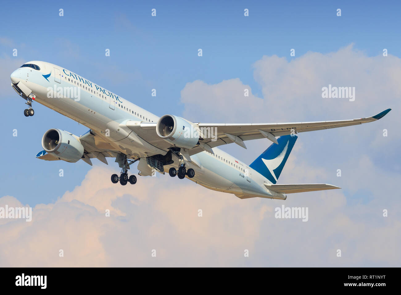 TEL AVIV, Israele - 24 Febbraio 2019: Airbus A350 di Cathay a Ben-Gurion international airport. Foto Stock