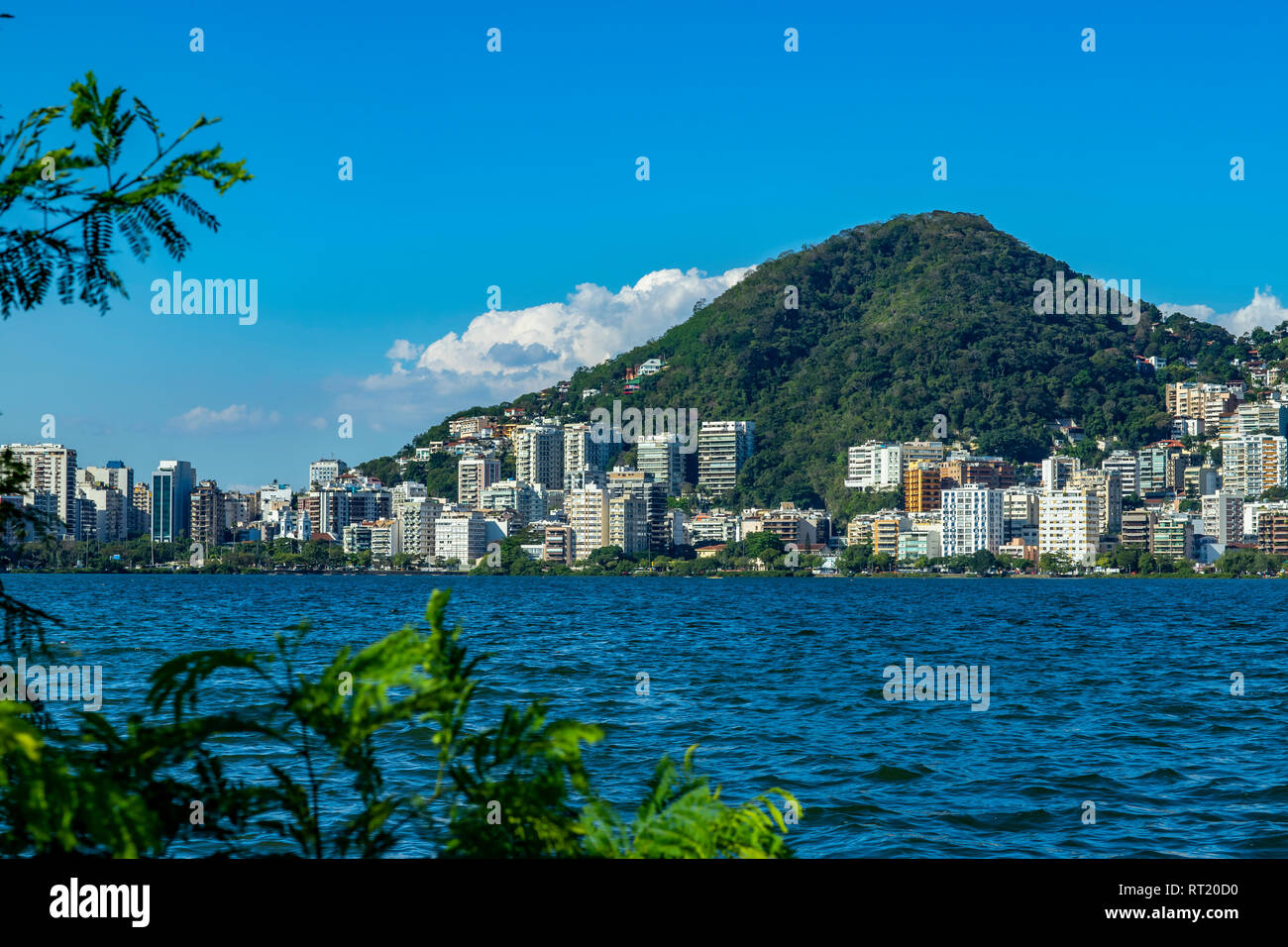 Posto di lusso della laguna. Posizione in Rodrigo de Freitas in Brasile, la città di Rio de Janeiro. Scoprite la bellezza della terra. Foto Stock