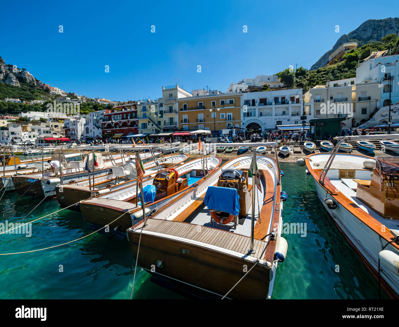 L'Italia, Campania, Capri, Marina Grande e barche Foto Stock