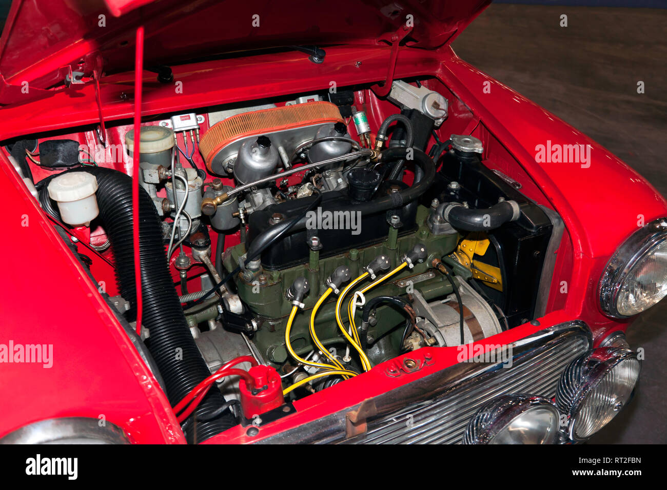 Engine compartment mini cooper immagini e fotografie stock ad alta