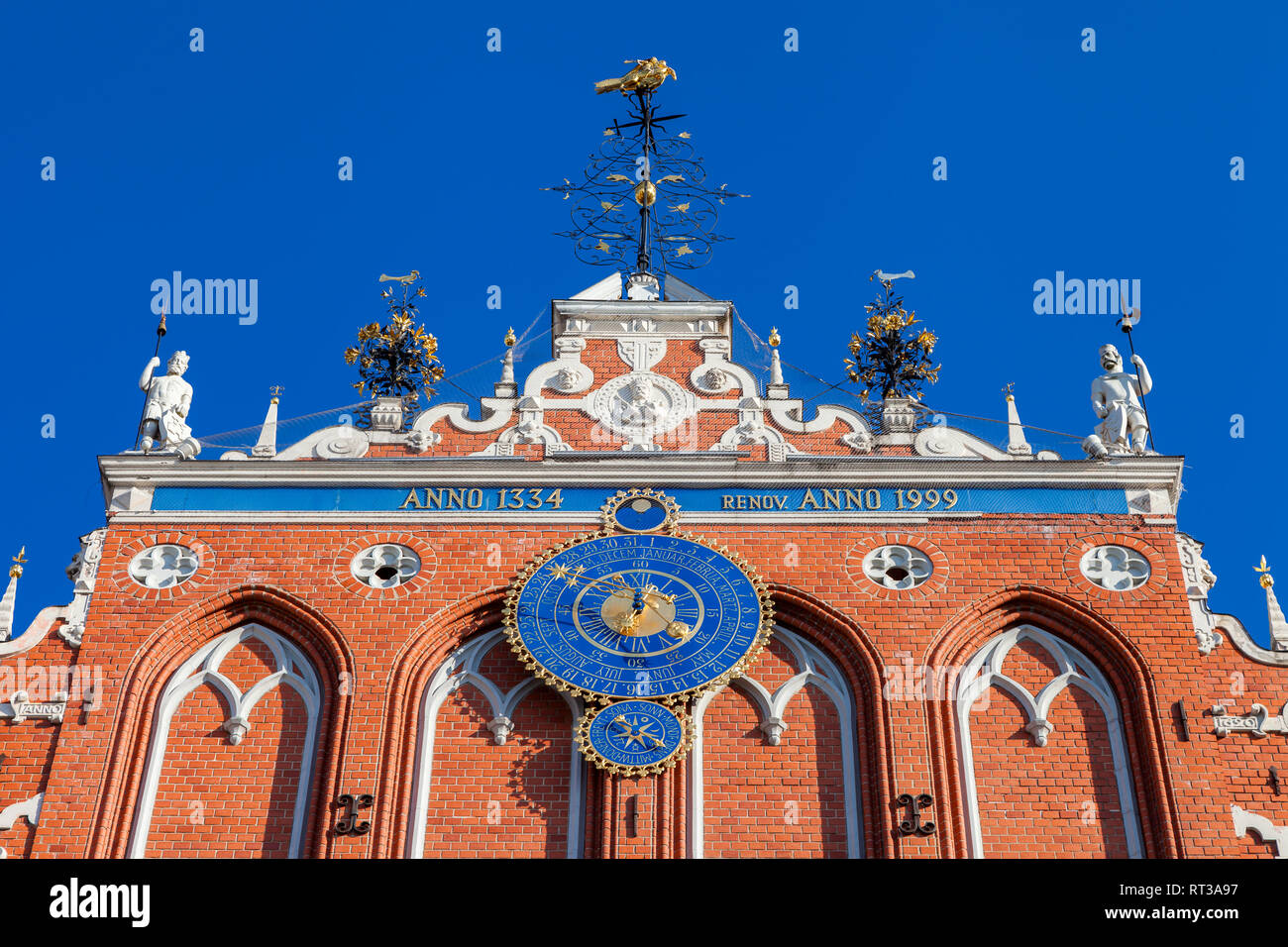 Attrazione lettone - Casa delle Teste Nere con orologio astronomico. Foto Stock