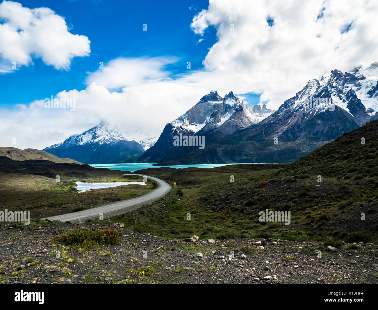 Il Cile, Patagonia, parco nazionale Torres del Paine, Cerro Paine Grande e Torres del Paine, lago Nordenskjold Foto Stock