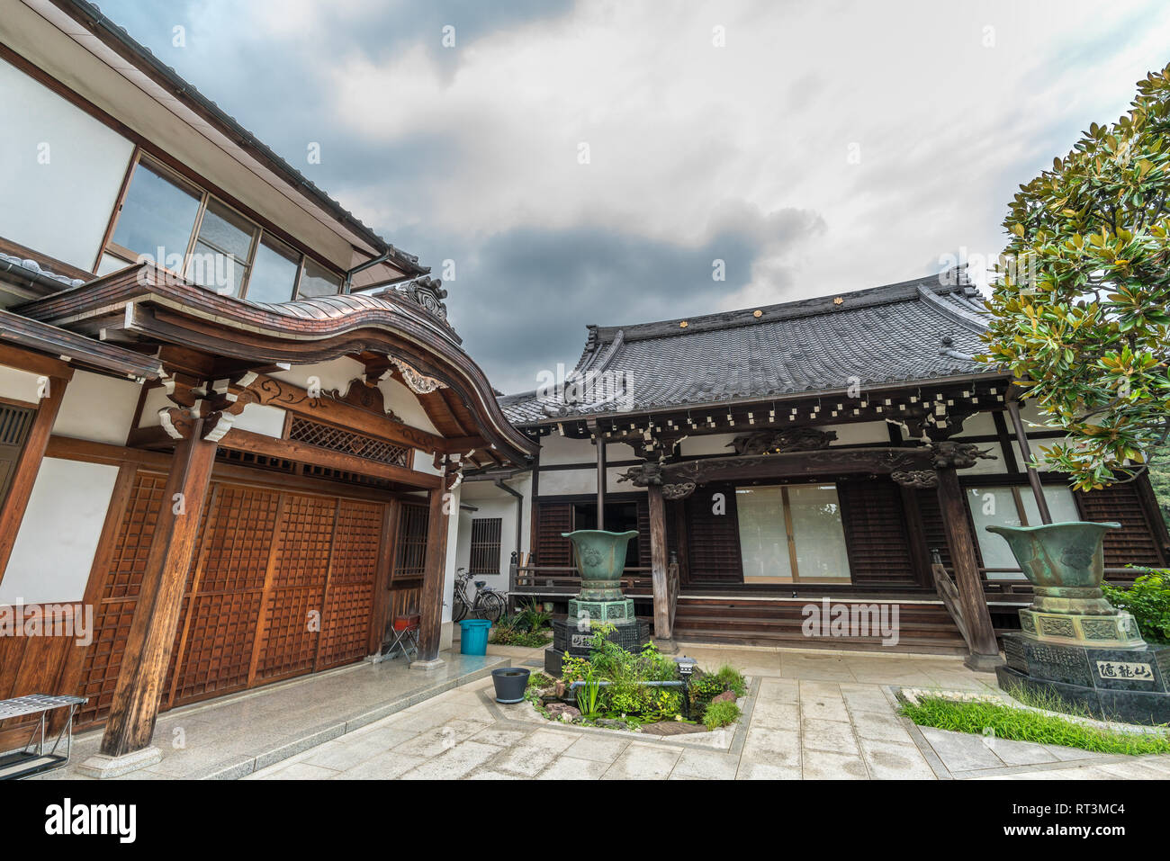 Yanaka, Tokyo, Giappone - 18 Agosto 2017 : Ryogonji tempio. Fondata nel 1624 come Nichiren Setta buddista tempio, oggi setta Tendai tempio buddista. Locat Foto Stock