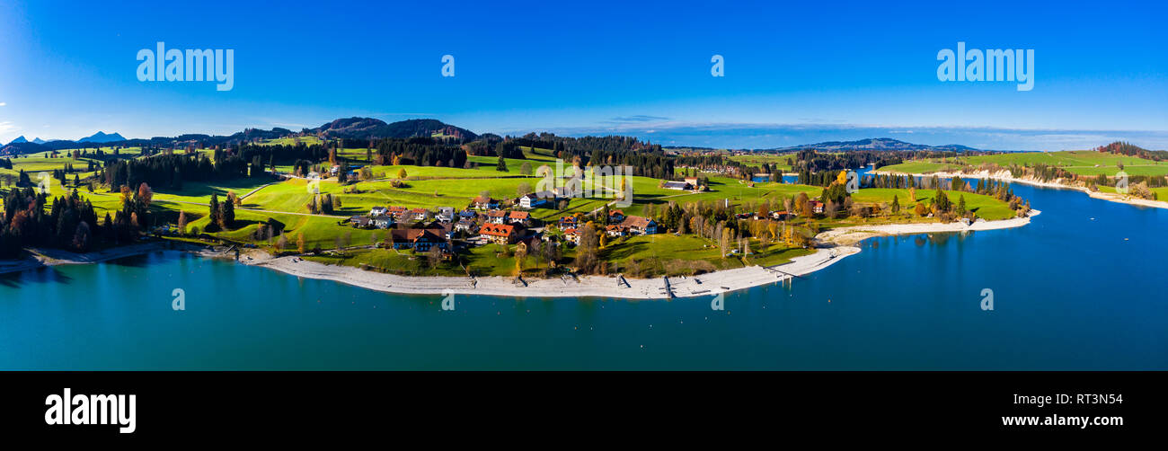 In Germania, in Baviera, Est Allgaeu, Fuessen, Schwangau, Dietringen, vista aerea del Lago di Forggensee Foto Stock