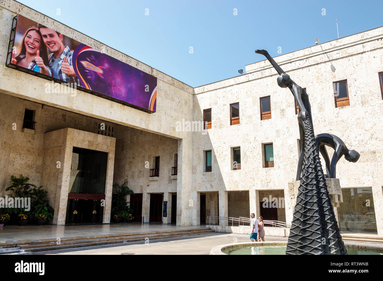 Cartagena Colombia, Centro Congressi, ingresso frontale, fontana, scultura contemporanea, COL190119061 Foto Stock