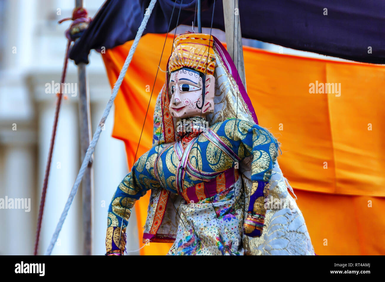 Una stringa marionetta, chiamato kathputli, dallo stato indiano del Rajasthan. Foto Stock