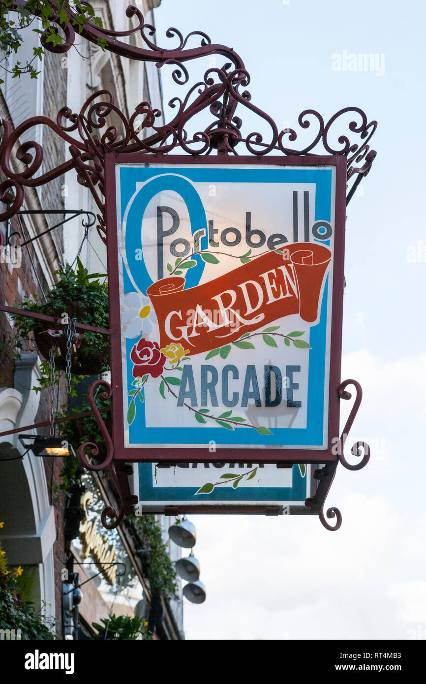 Portobello Giardino segno Arcade & Logo, Notting Hill, Londra Foto Stock