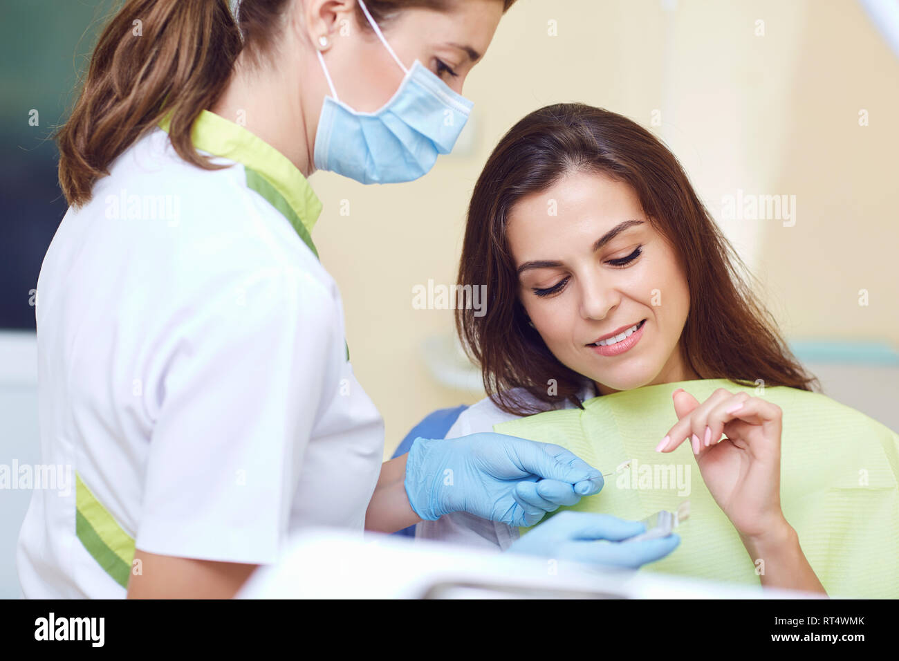 Lo sbiancamento dei denti clinica dentale. Foto Stock