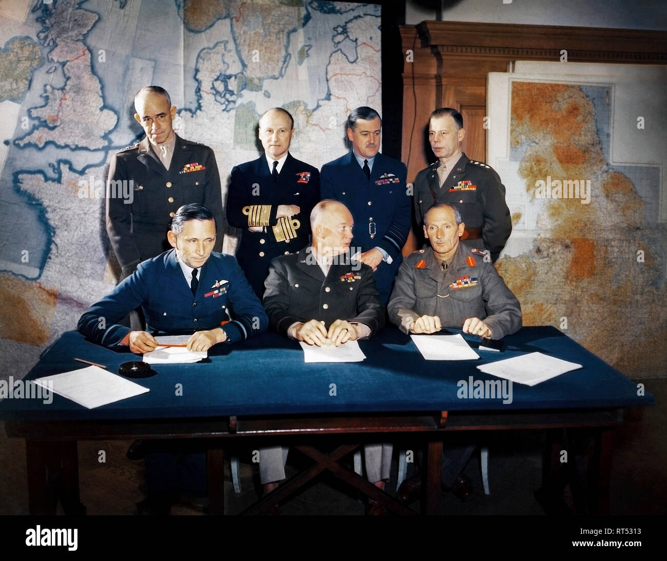 II Guerra Mondiale fotografia mostra la riunione del Comando supremo alleato forza expeditionary a Londra. Foto Stock