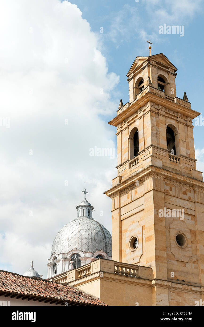 Dettagli degli esterni della Basilica di Nostra Signora del Rosario di Chiquinquirá - Colombia Foto Stock