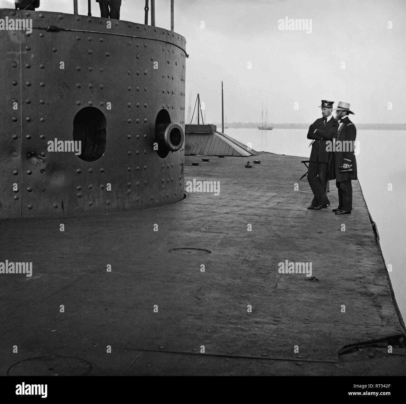 Vista del ponte e la torretta della USS Monitor durante un viaggio lungo il fiume James nel 1862. Foto Stock