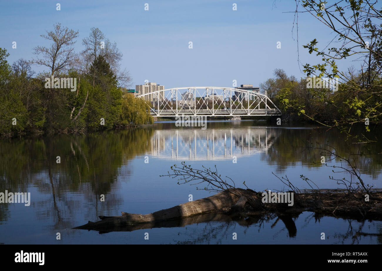 Minto ponte sopra il fiume Rideau, Ottawa, Ontario, Canada Foto Stock