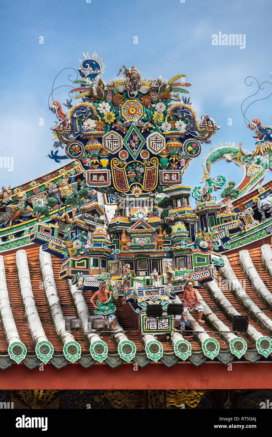 George Town, Penang, Malaysia. La decorazione del tetto, Khoo Kongsi, un Hokkien tempio Cinese e Clan House. Foto Stock