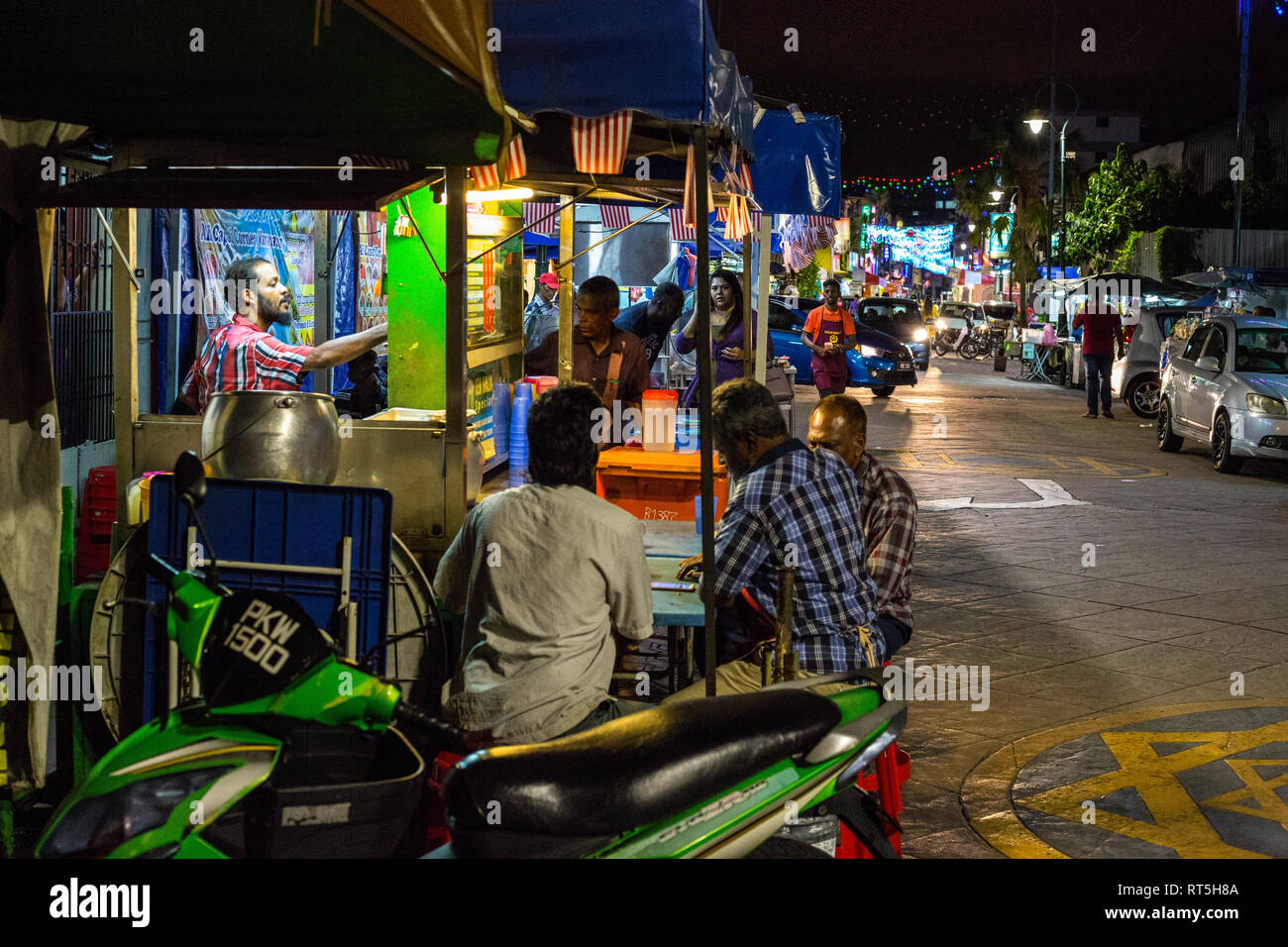 Cucina di strada i fornitori di notte, George Town, Penang, Malaysia Foto Stock