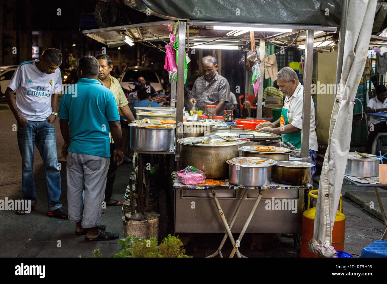 Cucina di strada Stand di notte, George Town, Penang, Malaysia. Foto Stock