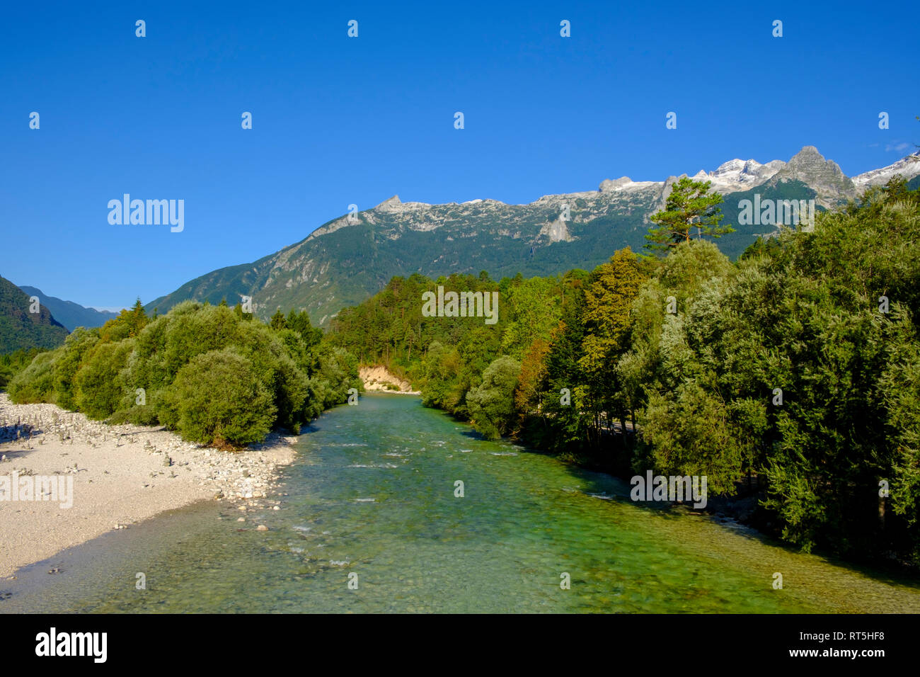 La Slovenia, Soca Valley, Kanin mountain, nei pressi di Bovec, Soca river Foto Stock