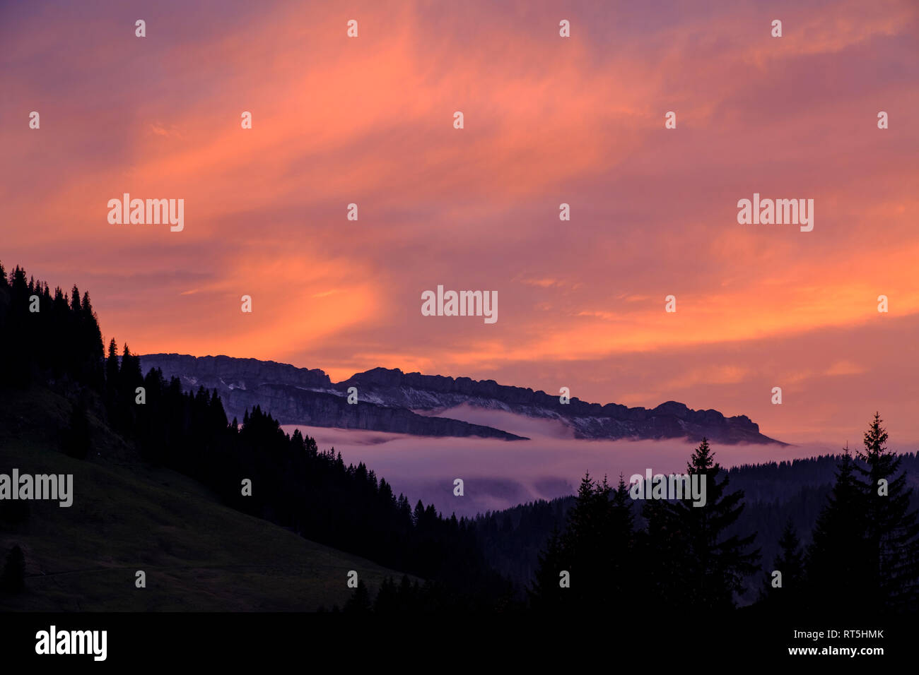 In Germania, il Land della Baviera e della Svevia, Allgaeu Alpi, Oberallgaeu, vicino Grasgehren, Gottesackerplateau al tramonto Foto Stock