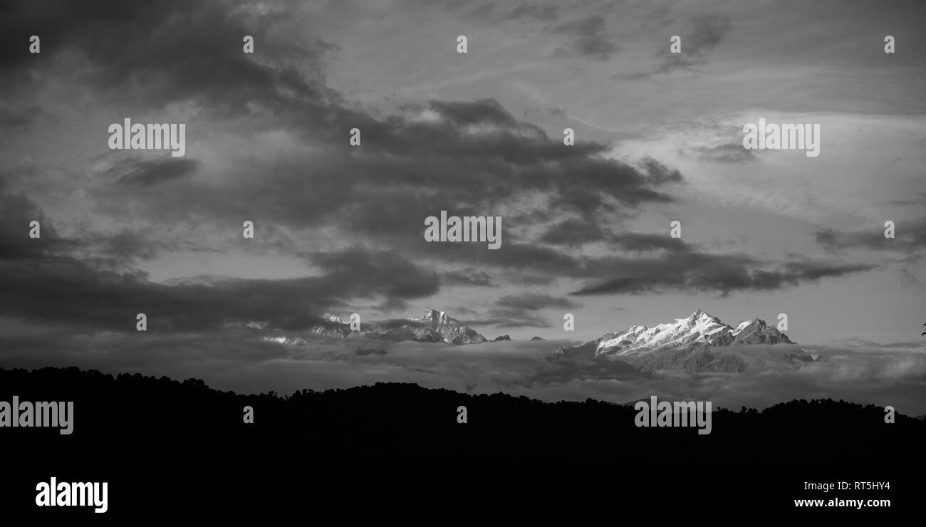 Vista panoramica della gamma Singalila, Grande Himalaya gamma, il Sikkim, India Foto Stock