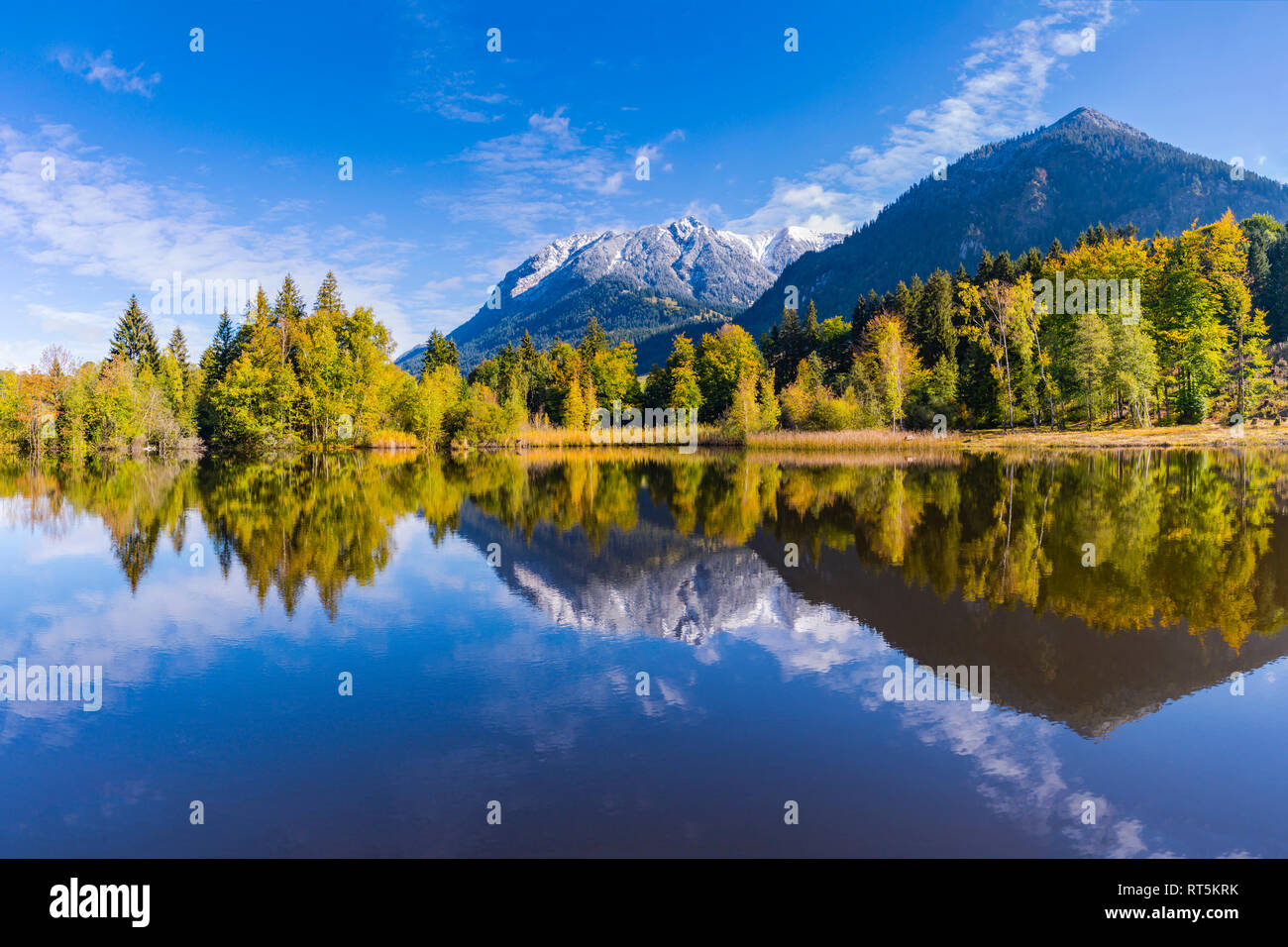 In Germania, in Baviera, Oberallgaeu, Moorweiher, Rubihorn, Gaisalphorn e Schattenberg Foto Stock