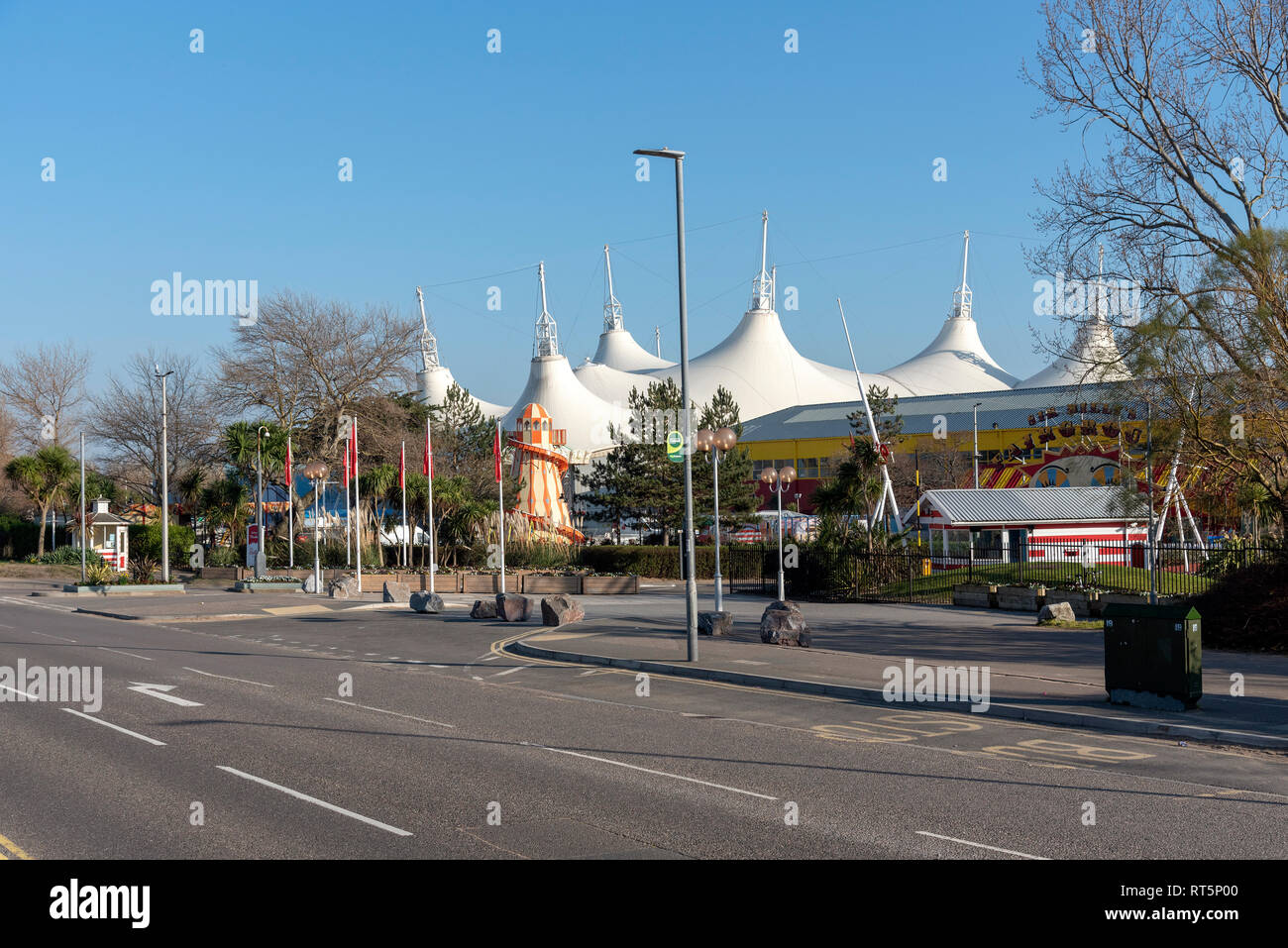 Minehead, Somerset, Inghilterra, Regno Unito. Febbraio 2019. Una vista esterna del Butlins, famosa holiday camp. Foto Stock