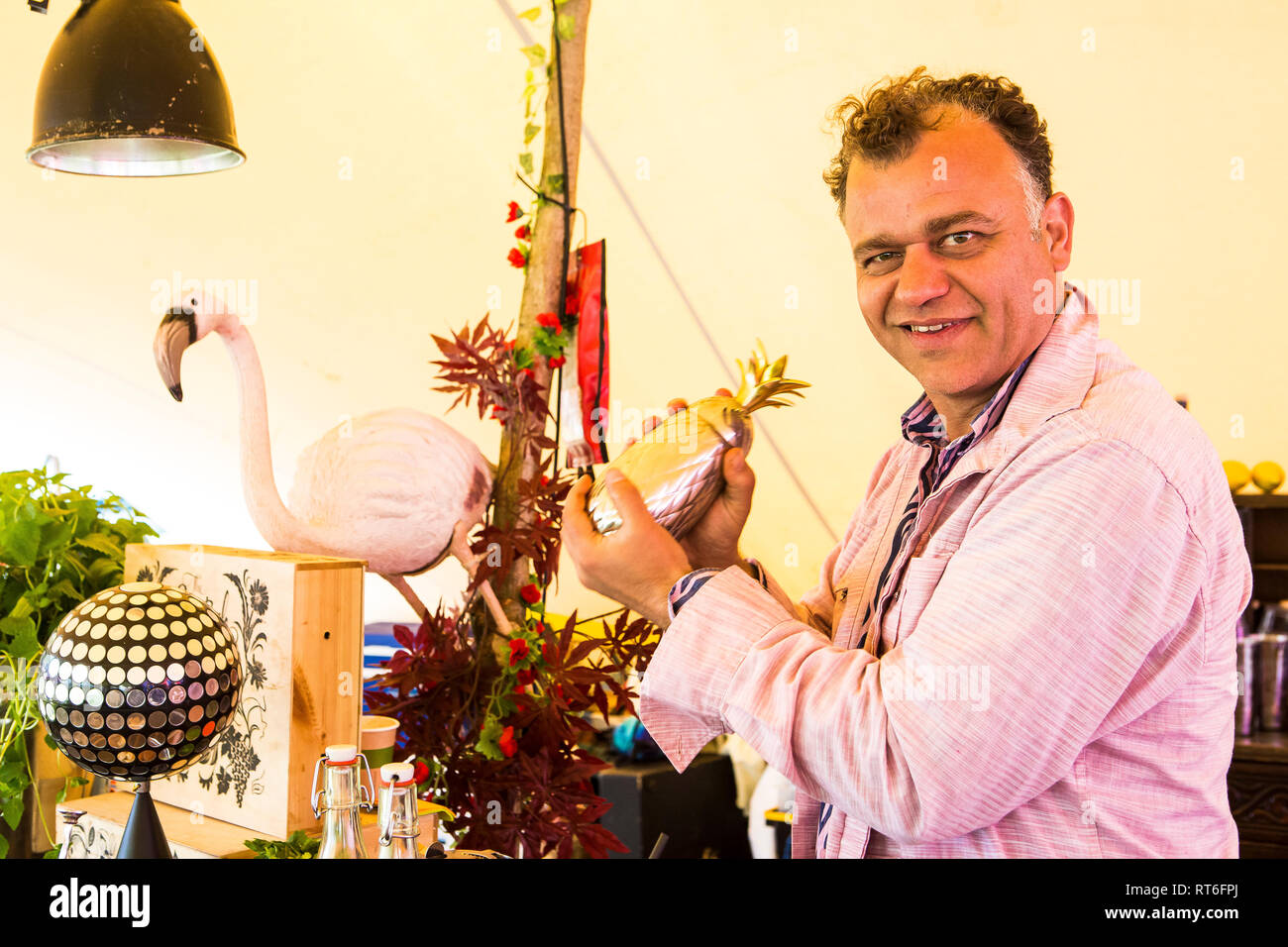 Fantastici prodotti botanici alcol free festival bar a Beltane Fire Festival, Sussex, Regno Unito Foto Stock