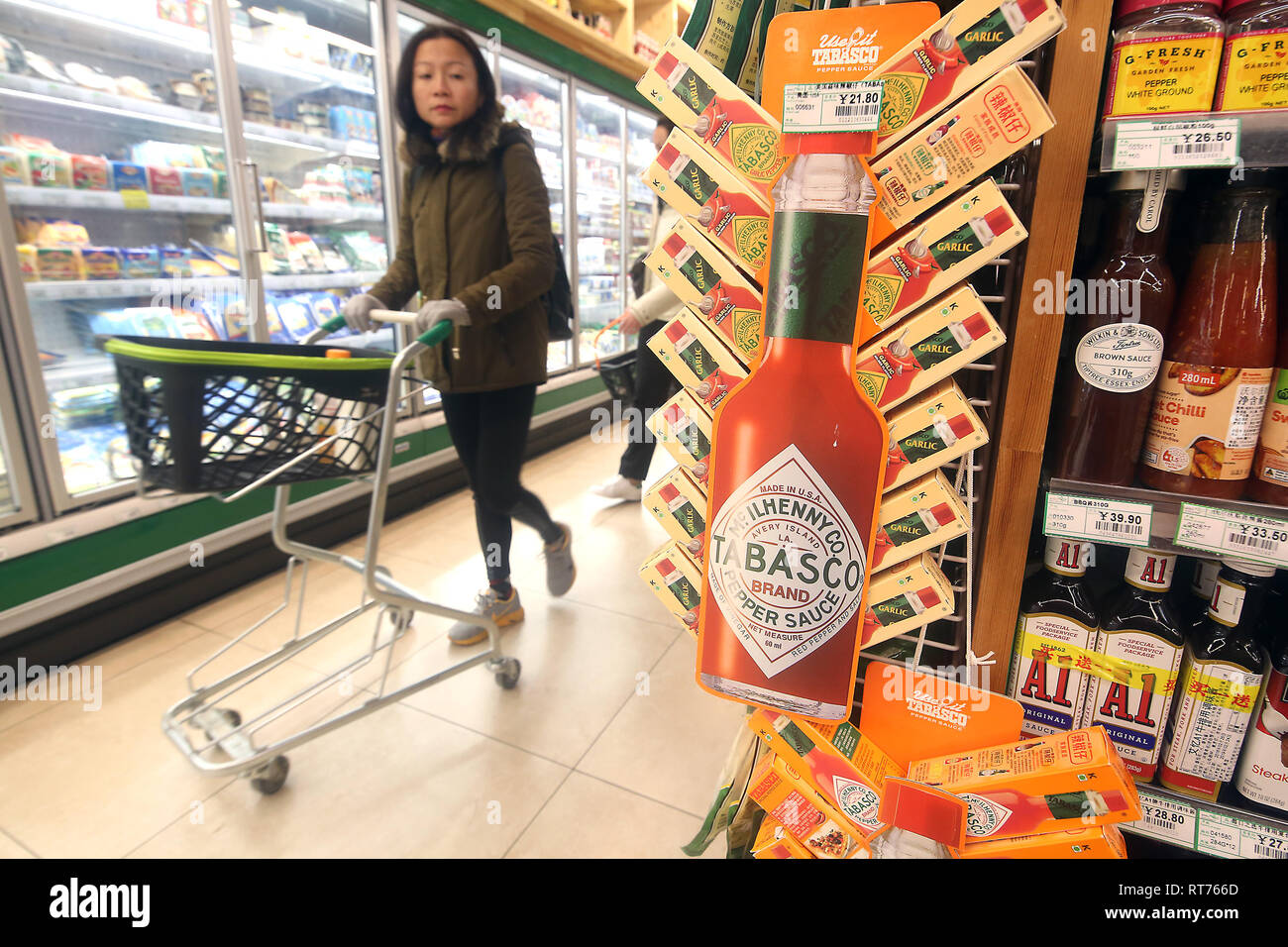 Pechino, Cina. 27 Nov, 2018. 'Made in U.S.A' marchi e nomi di prodotti sono venduti a un grande supermercato a Pechino il 27 novembre 2018. Stati Uniti Presidente Donald Trump ha avvertito che "altamente improbabile" che avrebbe fatto ritardare un aumento delle tariffe da 10 percento a 25 percento su Gennaio 1, solo quattro giorni prima di un vertice con il presidente cinese Xi Jinping. Credito: Todd Lee/ZUMA filo/ZUMAPRESS.com/Alamy Live News Foto Stock