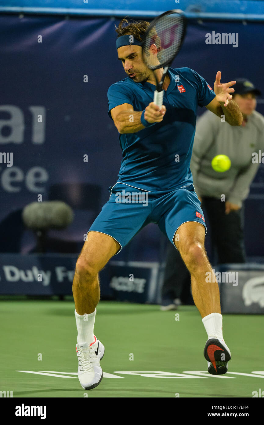 Dubai, EAU. Il 28 febbraio 2019. Ex mondo no. 1 Roger Federer vince in retta fissa contro ungherese Marton Fucsovics nei quarti di finale del 2019 Dubai Duty Free Tennis Championships 2019. Inseguendo la sua ottava di Dubai e centesimo nel complesso titolo ATP, Federer ha vinto 7-6 (8-6), 6-4 Credito: Feroz Khan/Alamy Live News Foto Stock