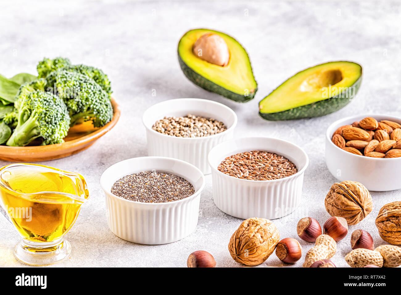 Vegan fonti di omega 3 e di acidi grassi insaturi. Concetto di alimenti  sani Foto stock - Alamy