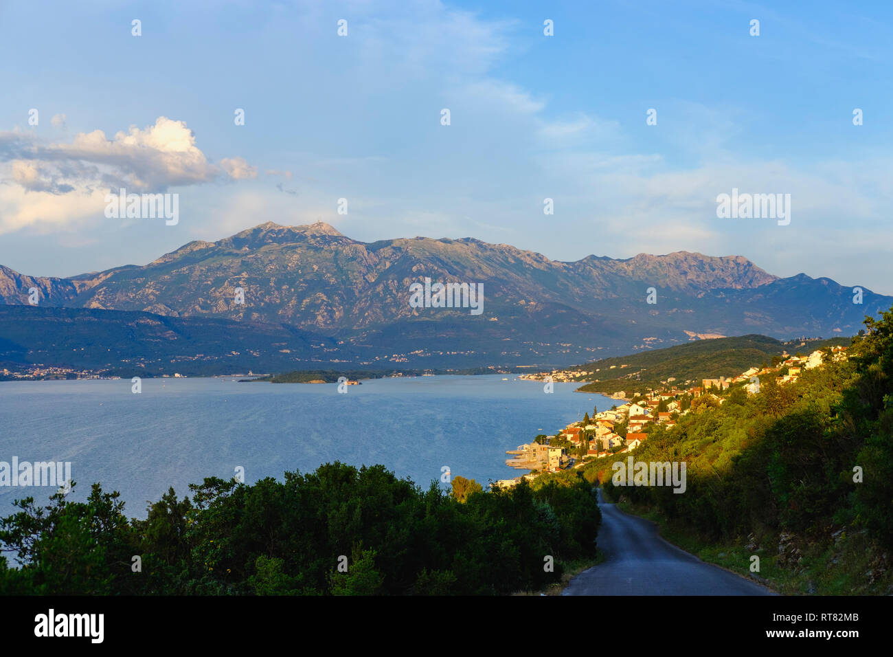 Montenegro e della baia di Kontor, Penisola Lustica, Krasici nei pressi di Tivat, monte Lovcen Foto Stock
