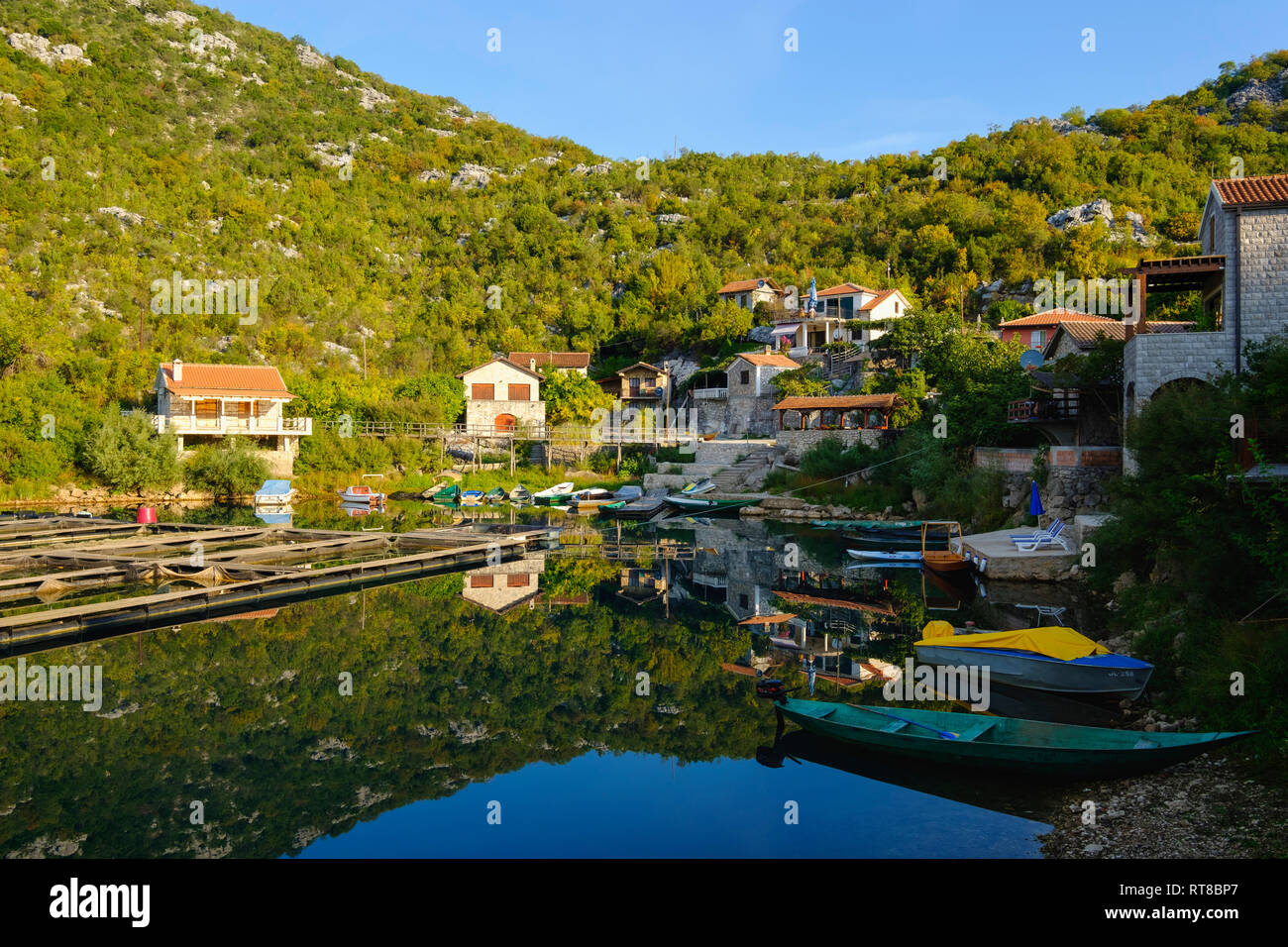Montenegro, il Lago di Scutari, villaggio Karuc Foto Stock