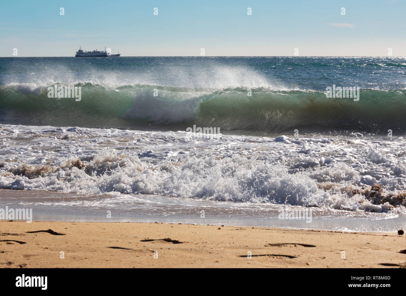 Palma de Mallorca - La grande onda e il carico in background. Foto Stock