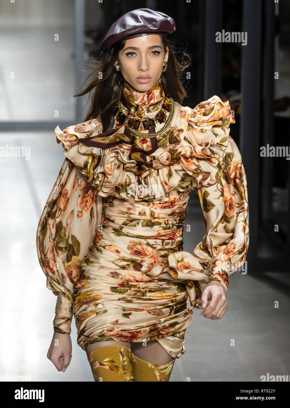 New York New York - 11 Febbraio 2019: Yasmin Wijnaldum passeggiate la pista al Zimmermann Autunno Inverno 2019 Fashion Show Foto Stock