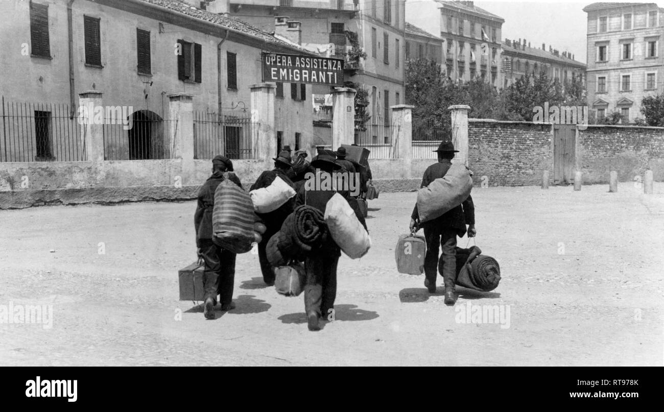 L'Italia, lucca, emigranti, opera assistenza emigranti, 1900 Foto Stock