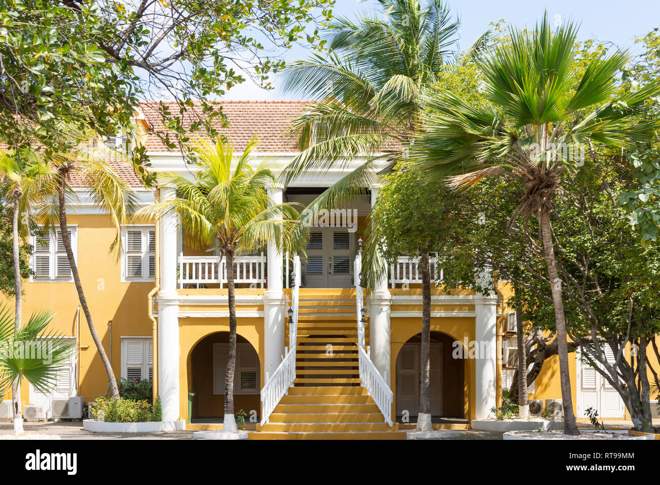 Lo storico edificio Bestuurkantoor (uffici governativi), Plaza Wilhelmina, Kralendijk, Bonaire, ABC isole Antille sottovento, dei Caraibi Foto Stock